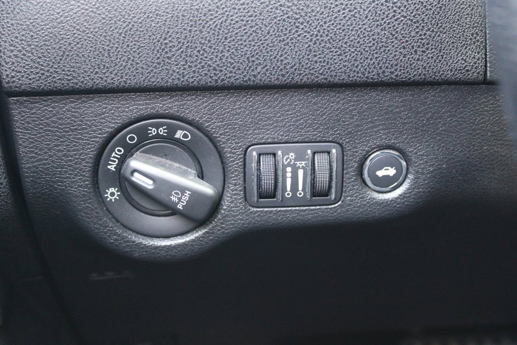 Used 2019 Dodge Charger GT image 12