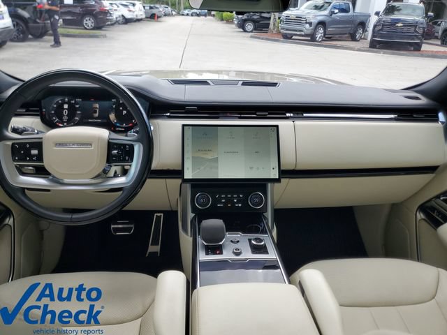Used 2023 Land Rover Range Rover Long Wheelbase SE AWD/4WD image 16