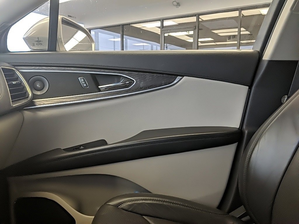 Used 2019 Lincoln Nautilus Reserve image 23
