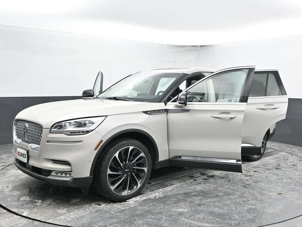 Used 2024 Lincoln Aviator Reserve w/ Equipment Group 201A AWD/4WD image 55