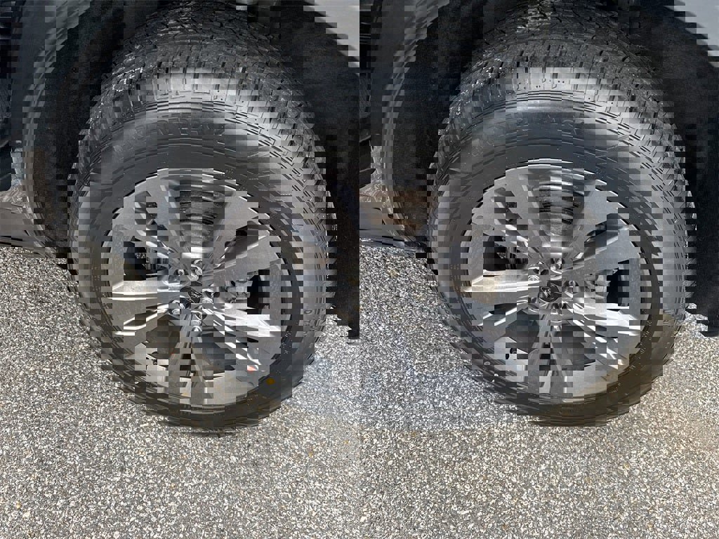 Used 2022 Ford Explorer XLT w/ Equipment Group 202A image 13