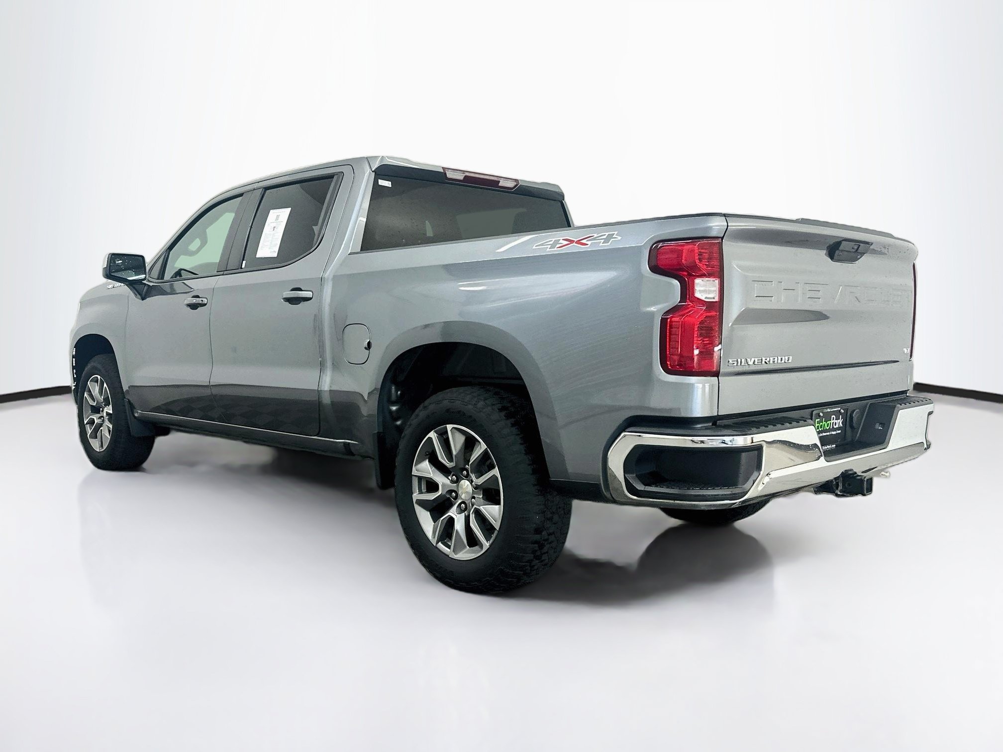 Used 2022 Chevrolet Silverado 1500 LT AWD/4WD image 5