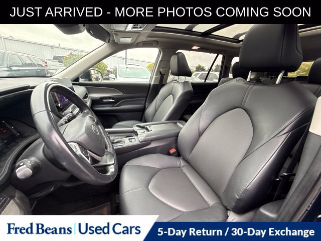 Used 2024 Toyota Grand Highlander AWD image 15