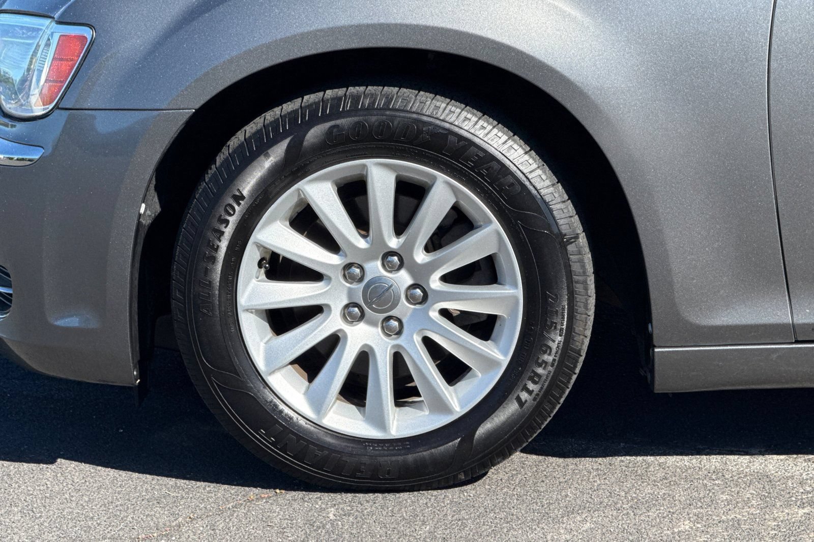 Used 2012 Chrysler 300 RWD image 25