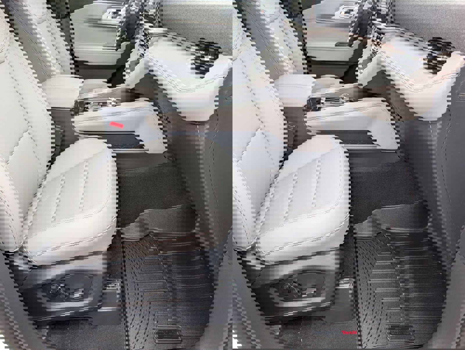 New 2026 Ford Explorer Active image 28