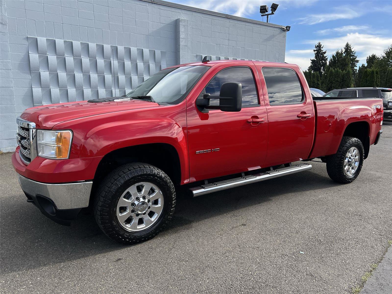 Used 2011 GMC Sierra 2500 SLE w/ SLE Preferred Package image 2