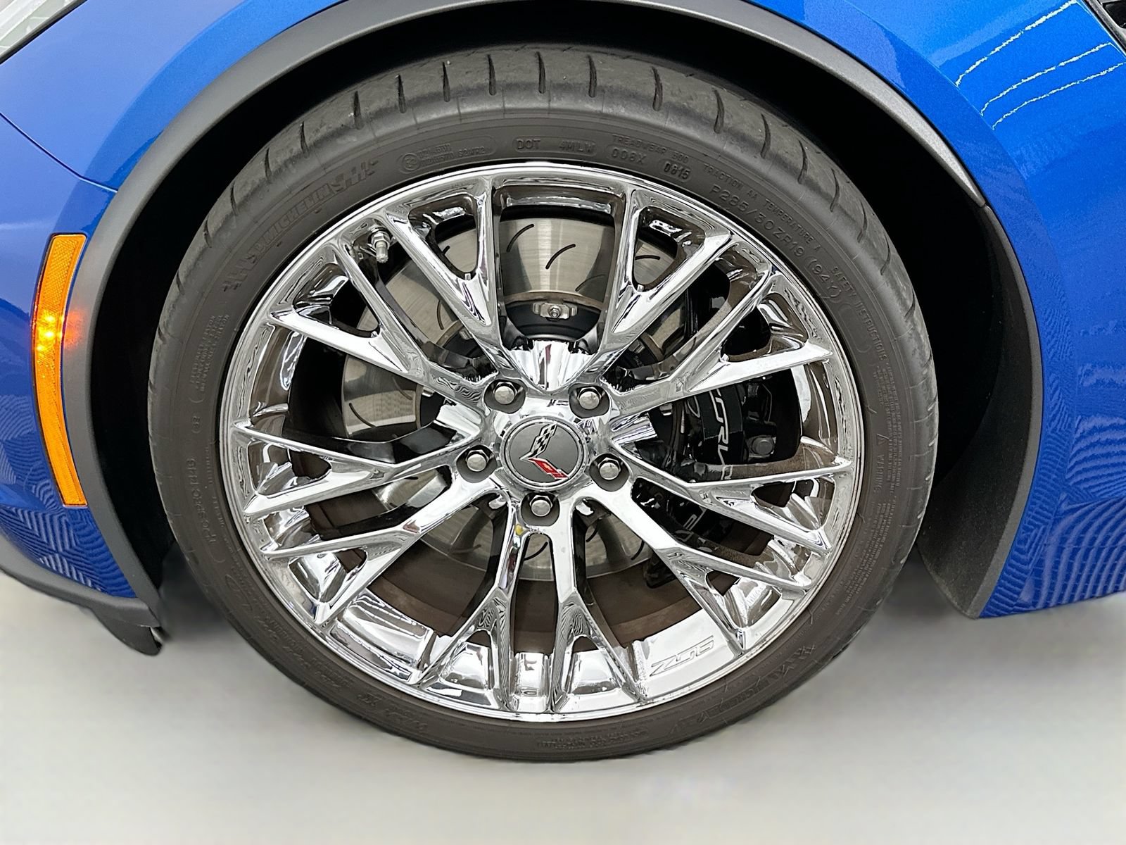 Used 2015 Chevrolet Corvette Z06 w/ 3LZ Preferred Equipment Group RWD image 30