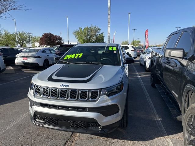 Used 2025 Jeep Compass Sport w/ Mopar Graphics Package image 4