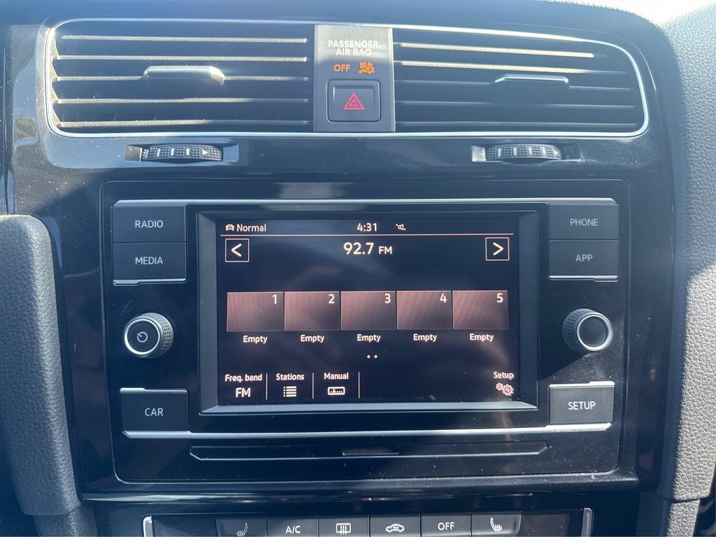 Used 2019 Volkswagen GTI SE FWD image 11
