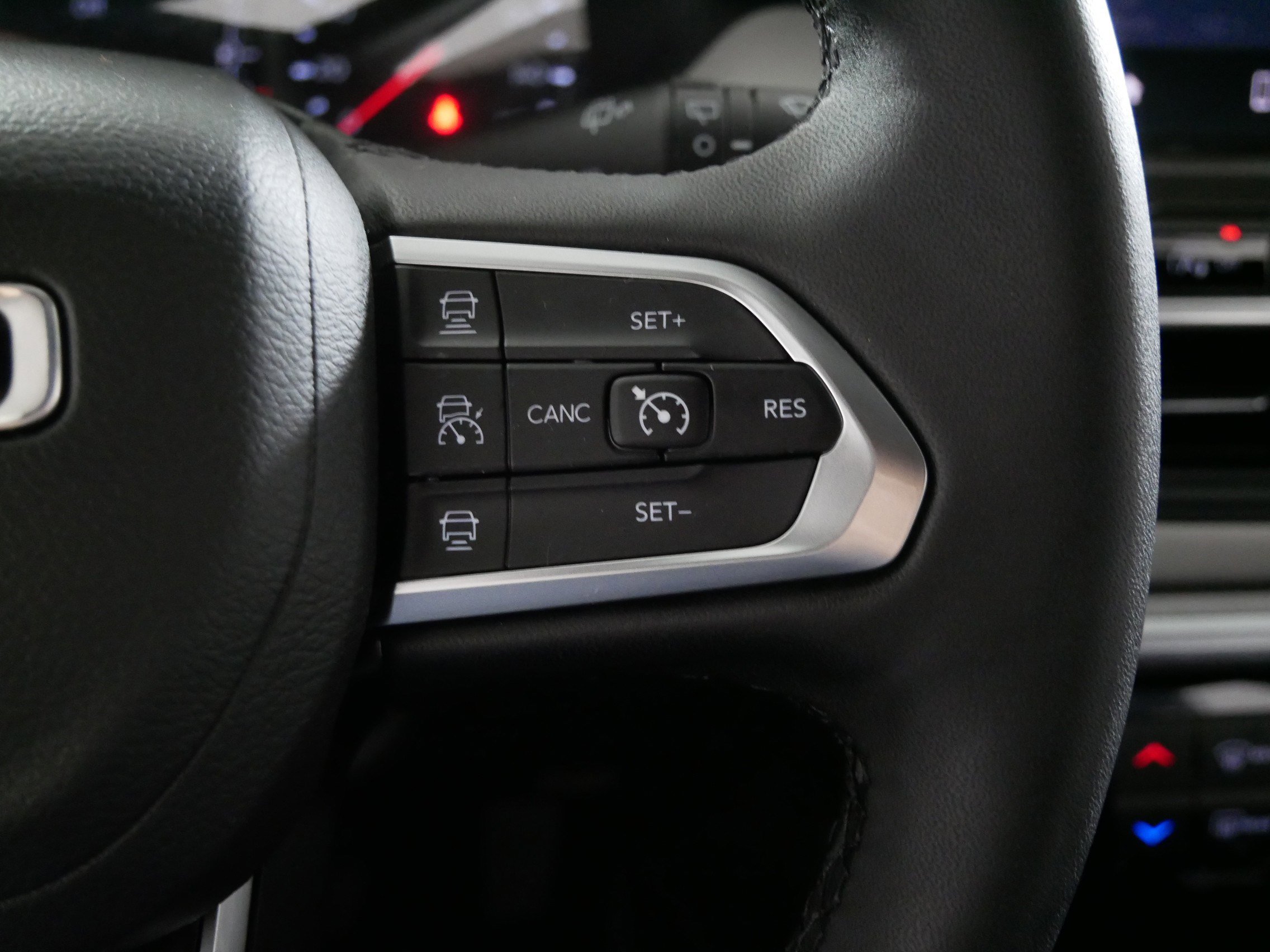 Used 2024 Jeep Compass Limited image 28