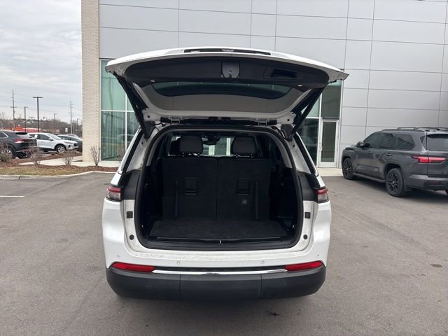 Used 2022 Jeep Grand Cherokee L Limited image 11