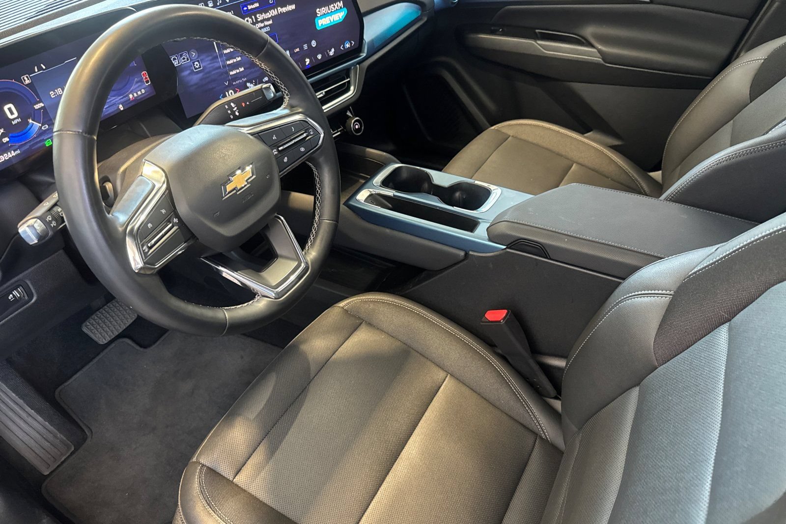 Used 2024 Chevrolet Equinox EV LT FWD image 11