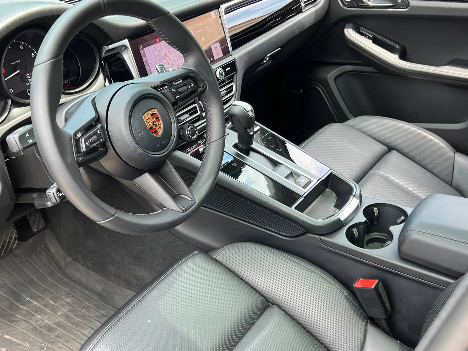 Certified 2026 Porsche Macan AWD/4WD image 40