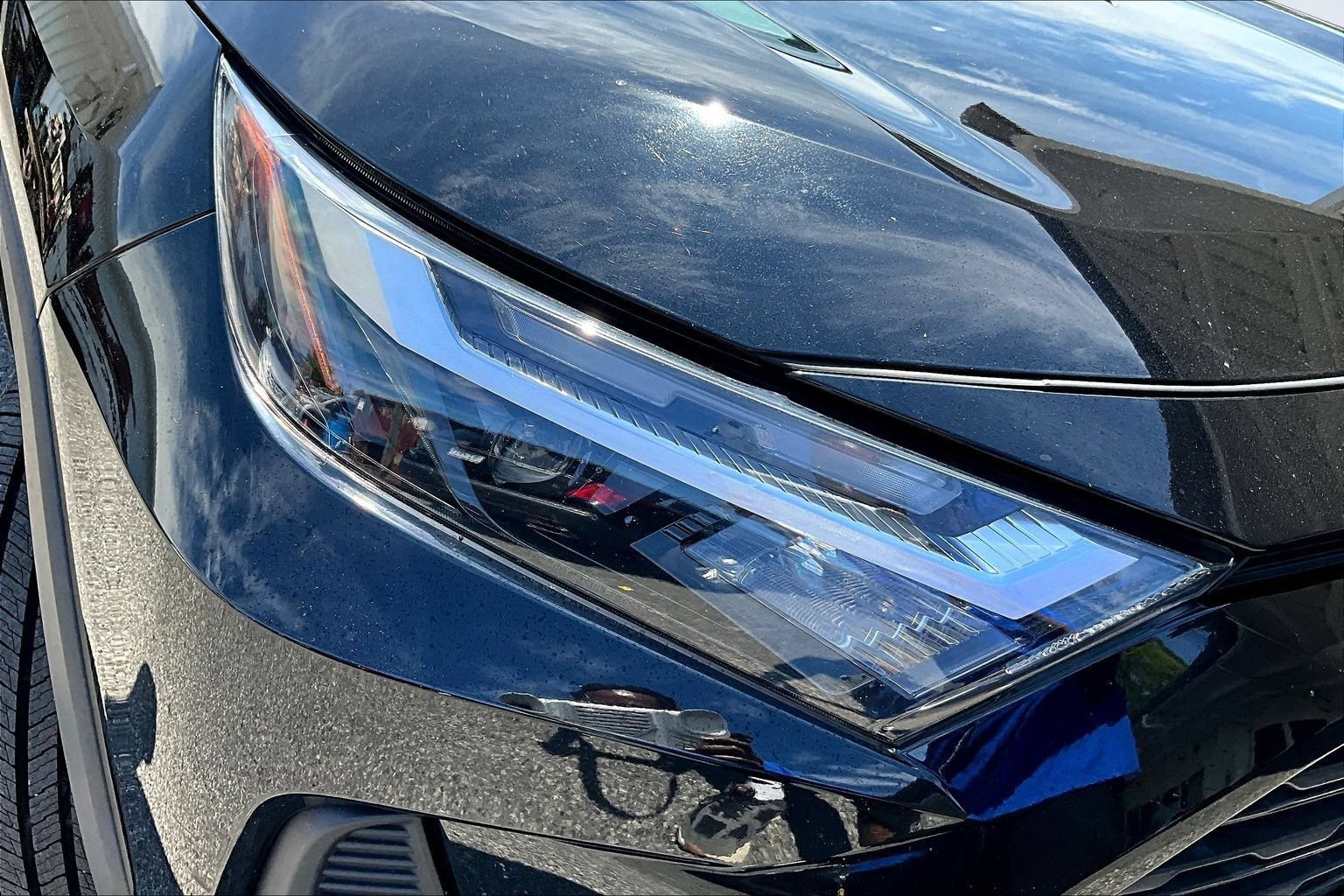 Used 2023 Toyota RAV4 LE AWD/4WD image 29