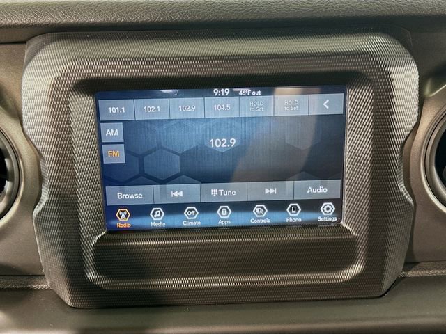 Used 2023 Jeep Gladiator Sport w/ Off Road Group image 23