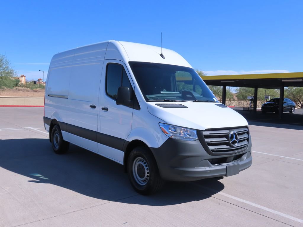 Used 2025 Mercedes-Benz Sprinter 2500 image 3
