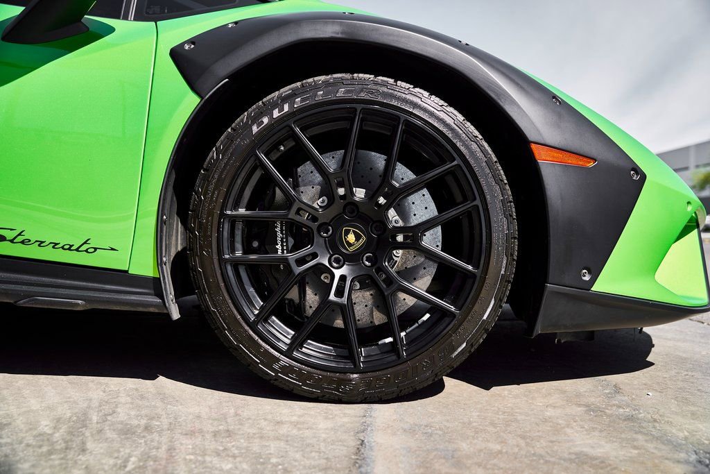 Used 2024 Lamborghini Huracan Sterrato image 26