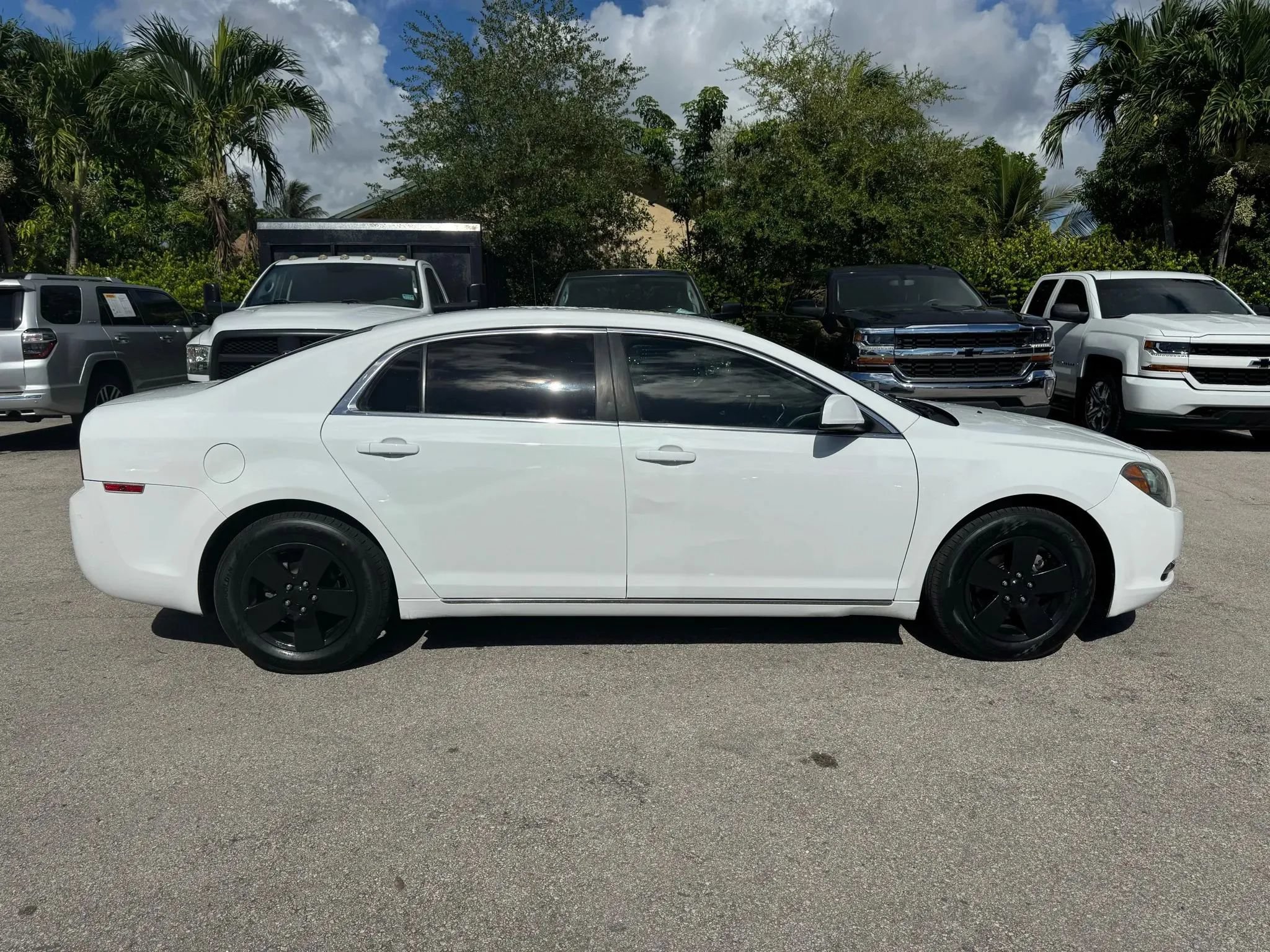 Used 2010 Chevrolet Malibu LT FWD image 8