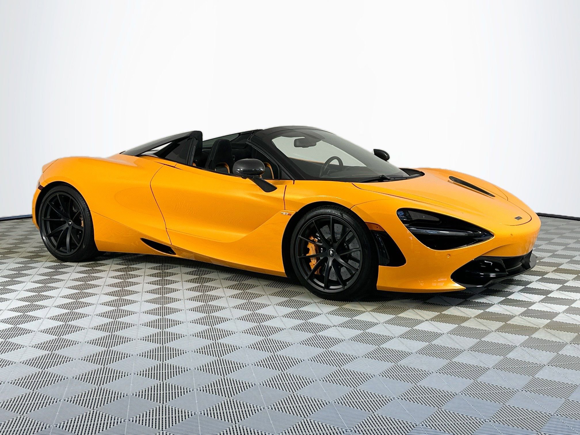 Used 2022 McLaren 720S Performance RWD image 3