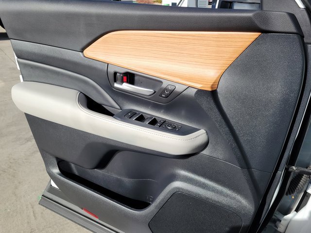 Used 2024 Toyota Grand Highlander Platinum image 7