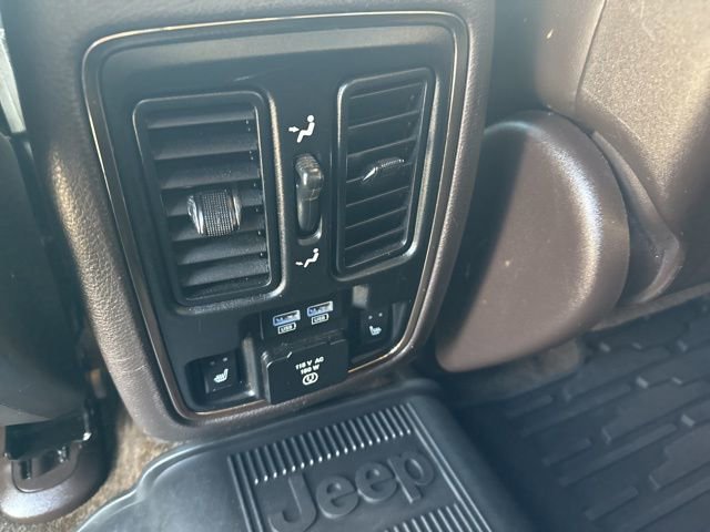 Used 2016 Jeep Grand Cherokee Summit w/ Platinum Series Group AWD/4WD image 28