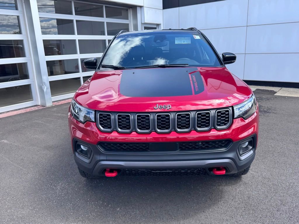 Used 2025 Jeep Compass Trailhawk AWD/4WD image 8