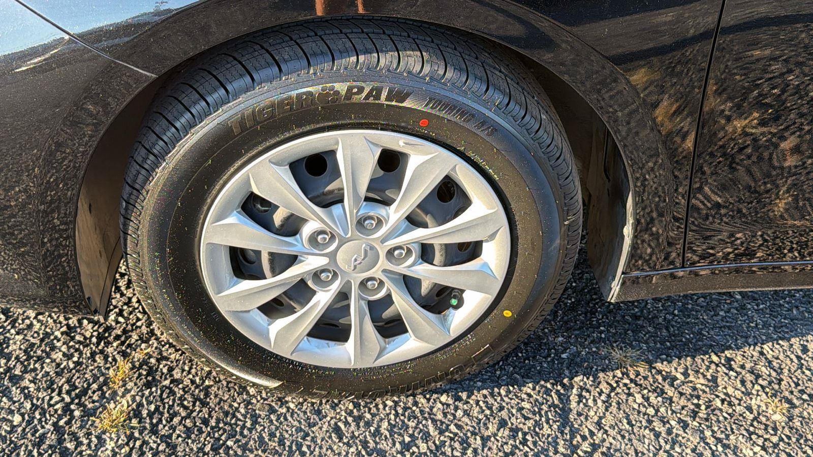 Used 2024 Kia Forte LX FWD image 12