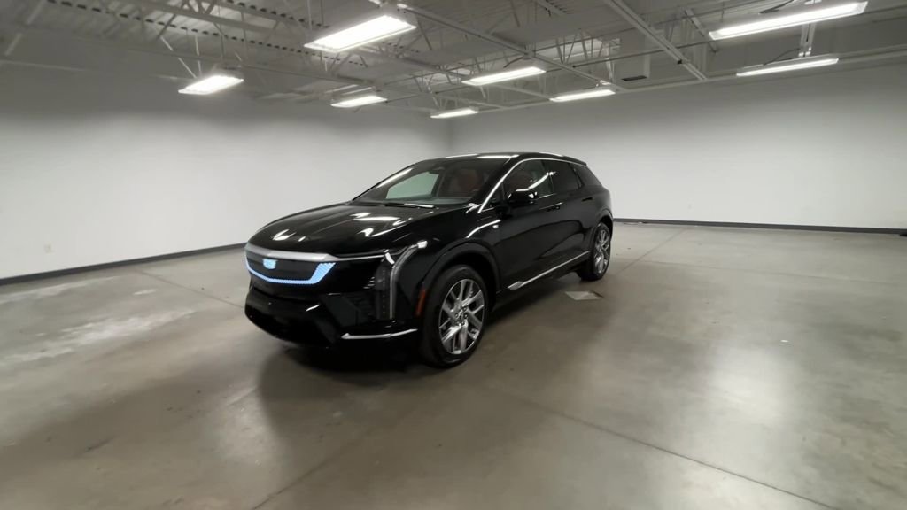 New 2026 Cadillac Optiq Luxury 2 image 45