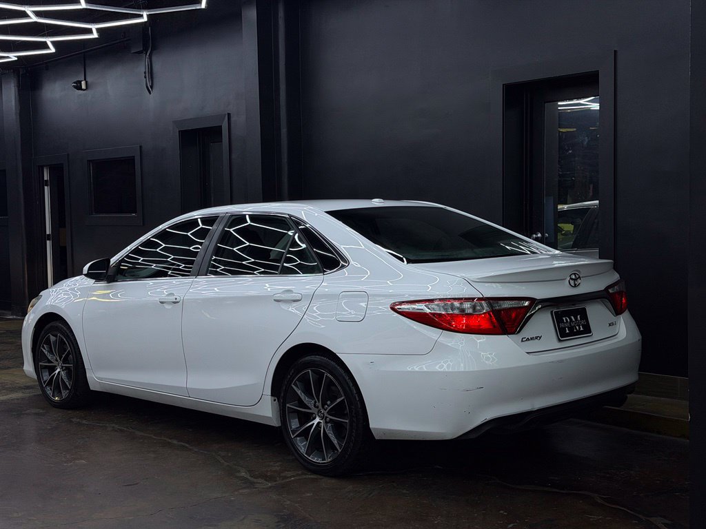 Used 2016 Toyota Camry FWD image 3