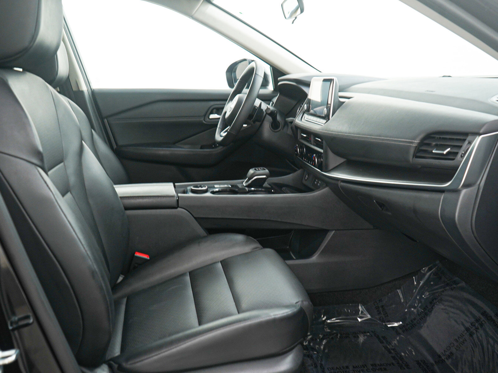 Used 2024 Nissan Rogue SV w/ SV Premium Package image 13