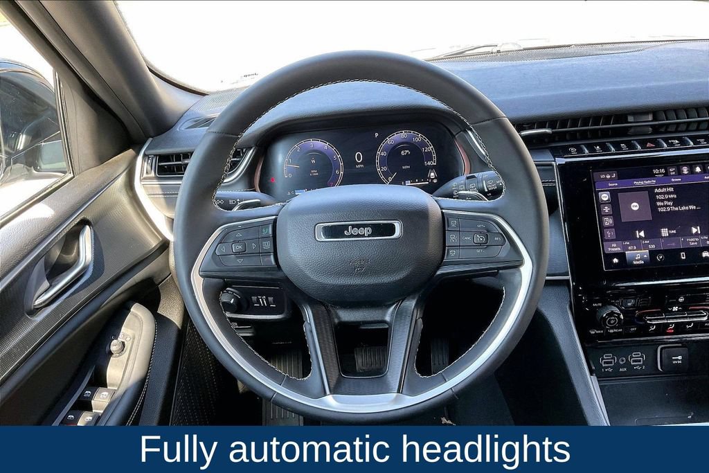 Used 2023 Jeep Grand Cherokee Altitude AWD/4WD image 11