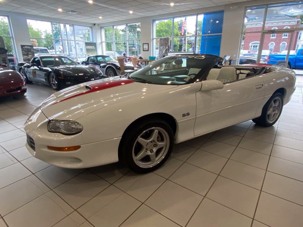 Used 1998 Chevrolet Camaro Z28 w/ SS Performance/Appearance Pkg RWD image 5