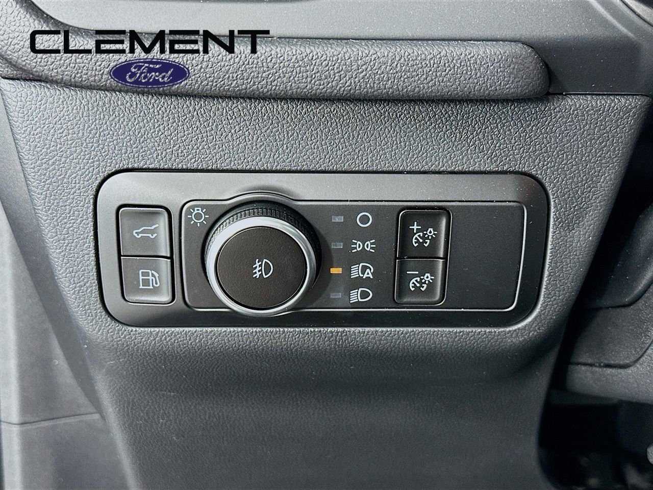 New 2025 Ford Escape SE image 13