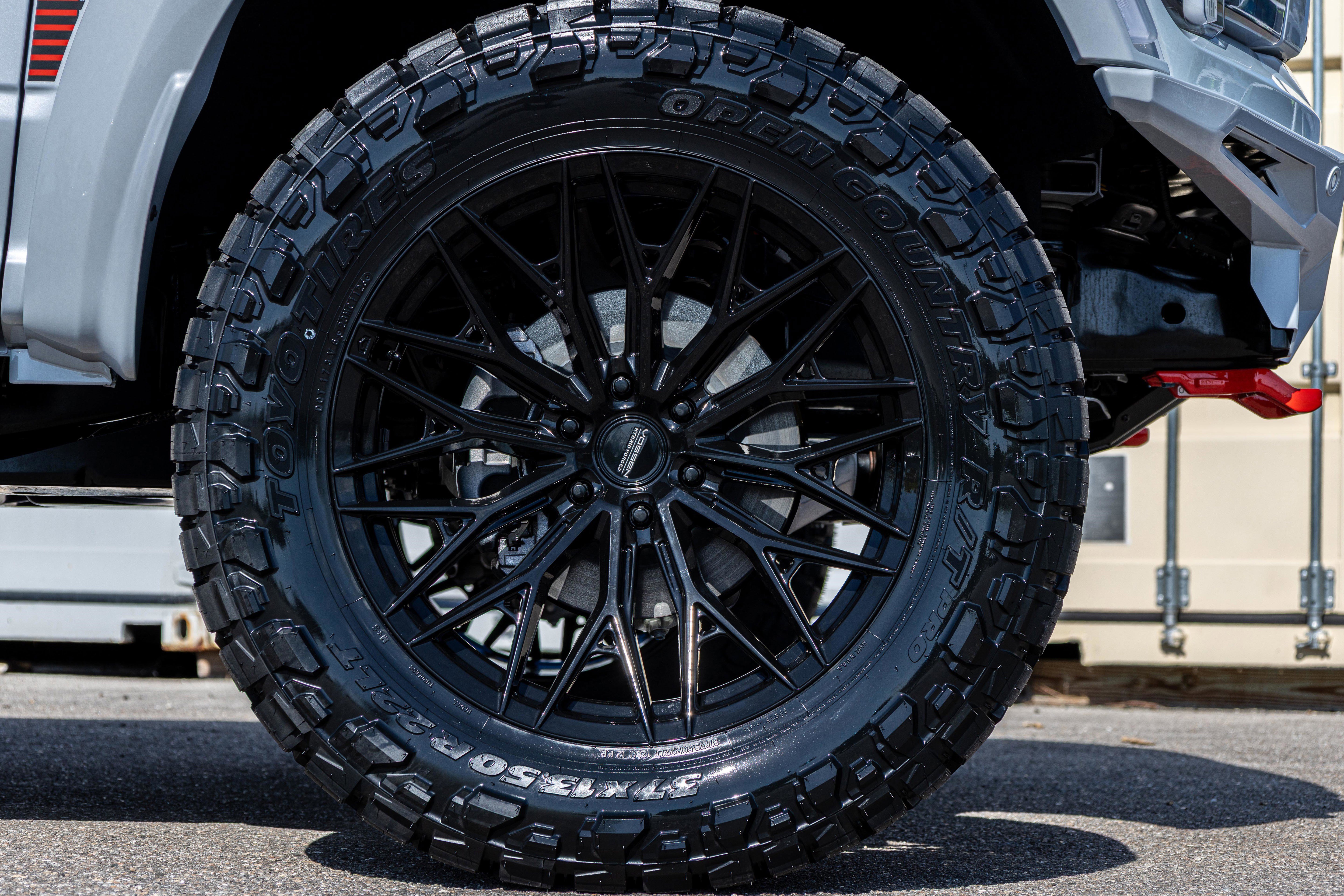 New 2025 Ford F150 Raptor w/ Equipment Group 803A Raptor R AWD/4WD image 18