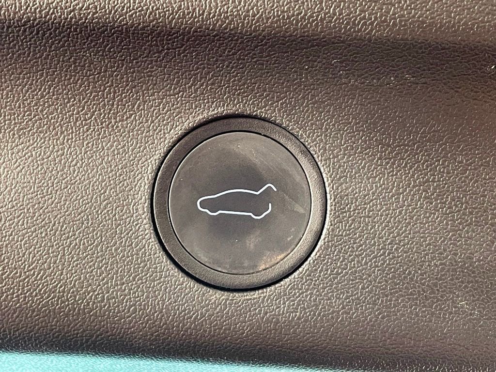 Used 2022 Tesla Model Y Performance image 20