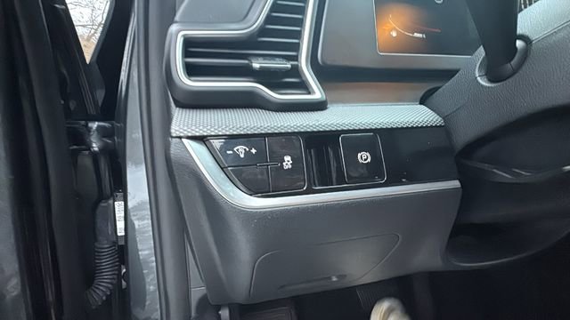 Used 2024 Kia Sportage LX image 14