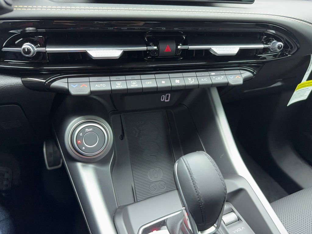 New 2025 Alfa Romeo Tonale w/ Premium Package image 26