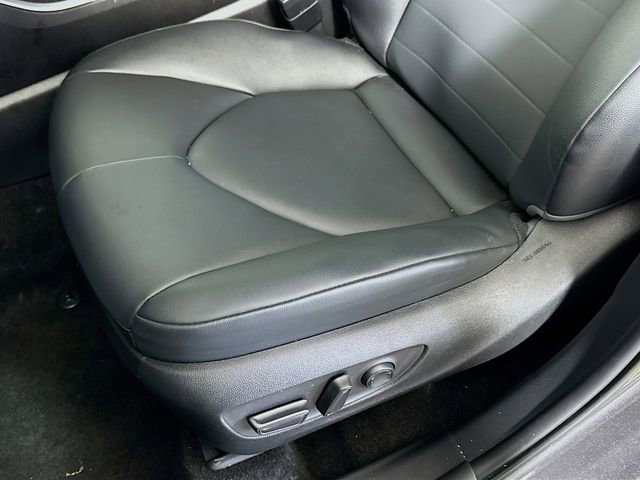 Used 2025 Toyota Highlander XLE image 22