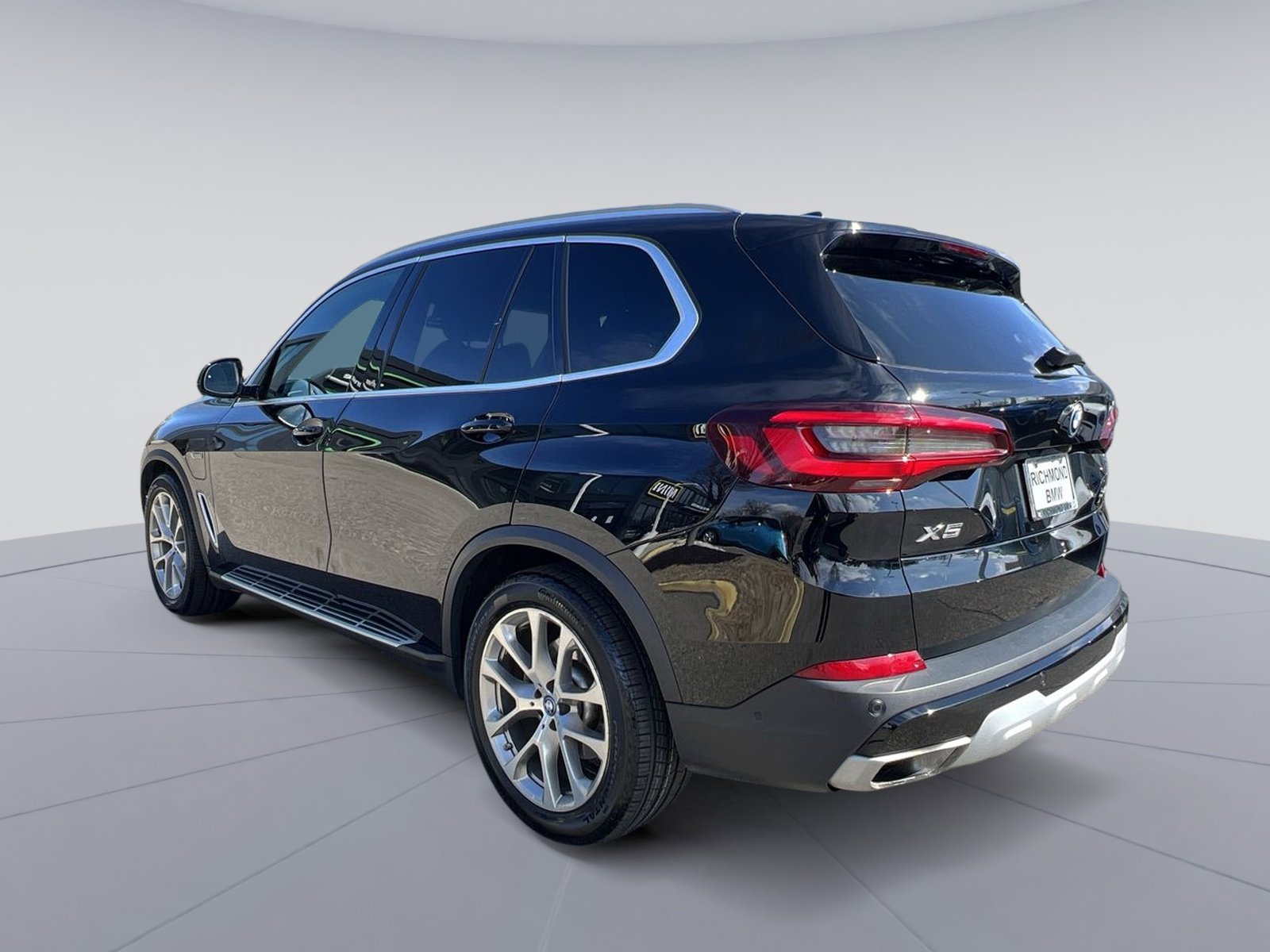 Used 2023 BMW X5 xDrive45e image 3