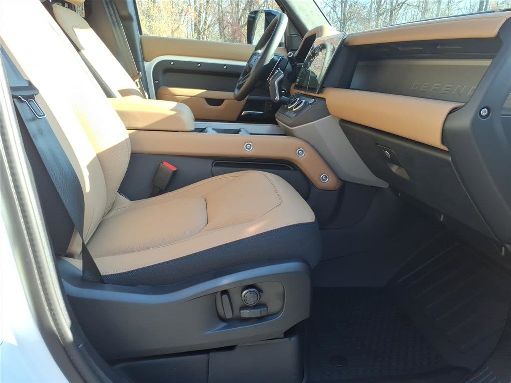 New 2026 Land Rover Defender 110 V8 image 3