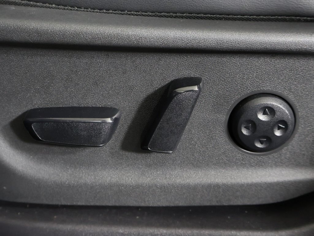Used 2024 Nissan Ariya AWD image 37