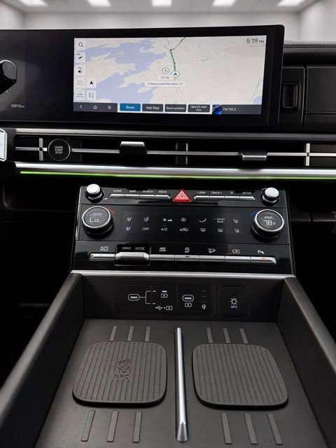 Used 2024 Hyundai Santa Fe Limited image 19