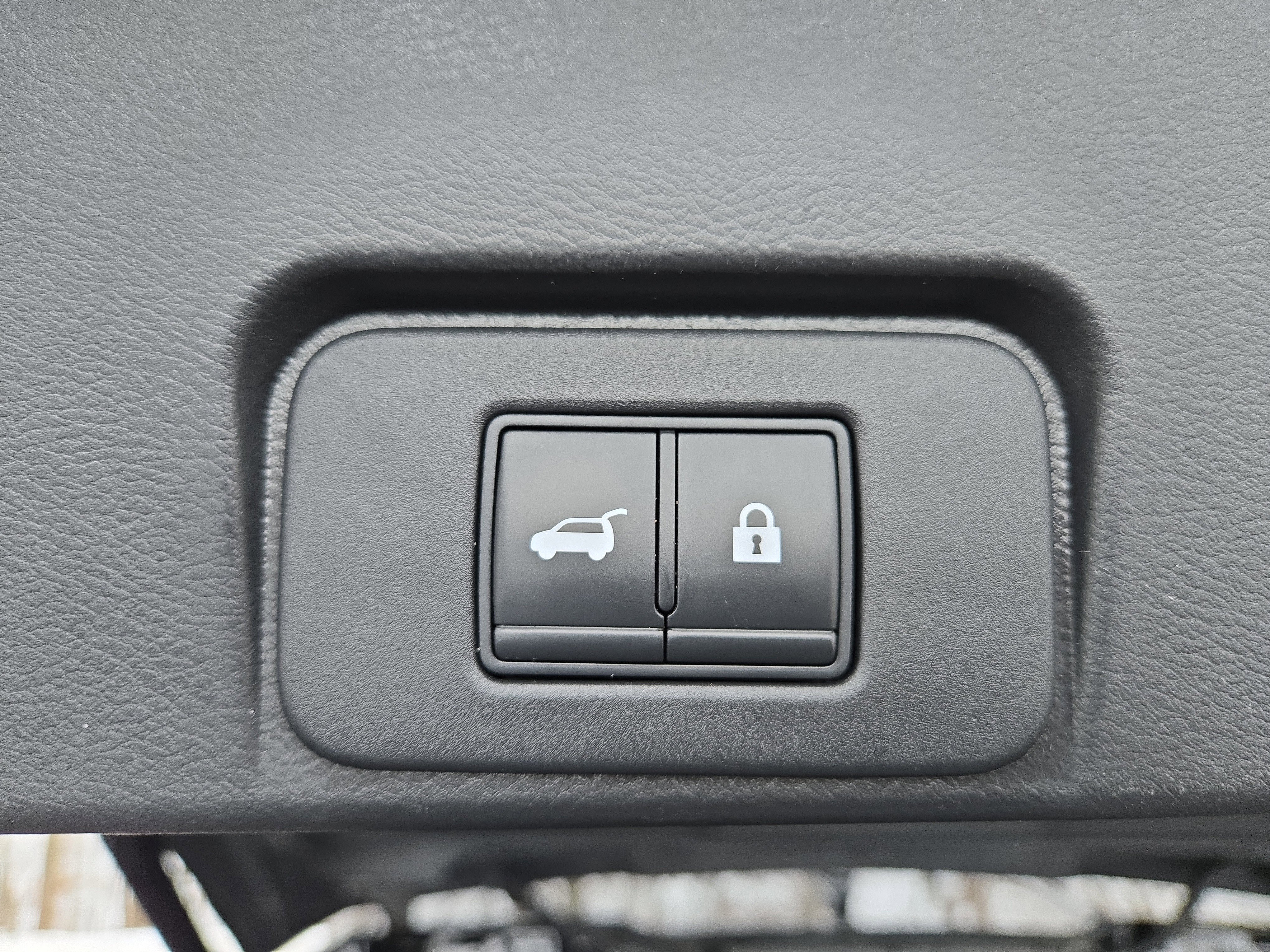 Used 2022 Nissan Rogue SV w/ SV Premium Package image 10