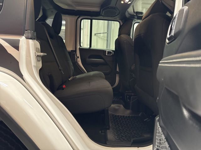 Used 2019 Jeep Wrangler Unlimited Sahara image 23