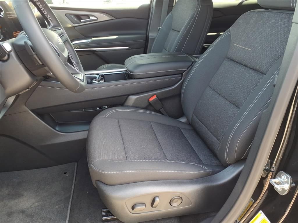 New 2026 Chevrolet Traverse LT w/ Sun and Wheel Package image 13