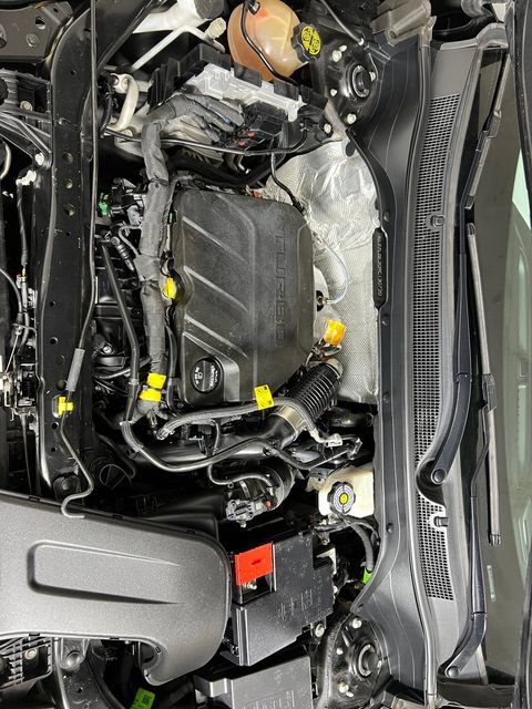 Used 2024 Chevrolet Trax RS w/ Sunroof Package FWD image 21