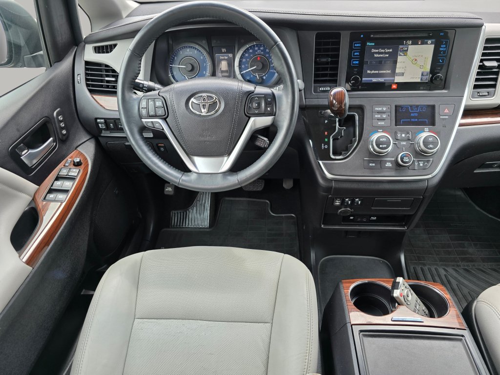 Used 2015 Toyota Sienna Limited Premium AWD/4WD image 3