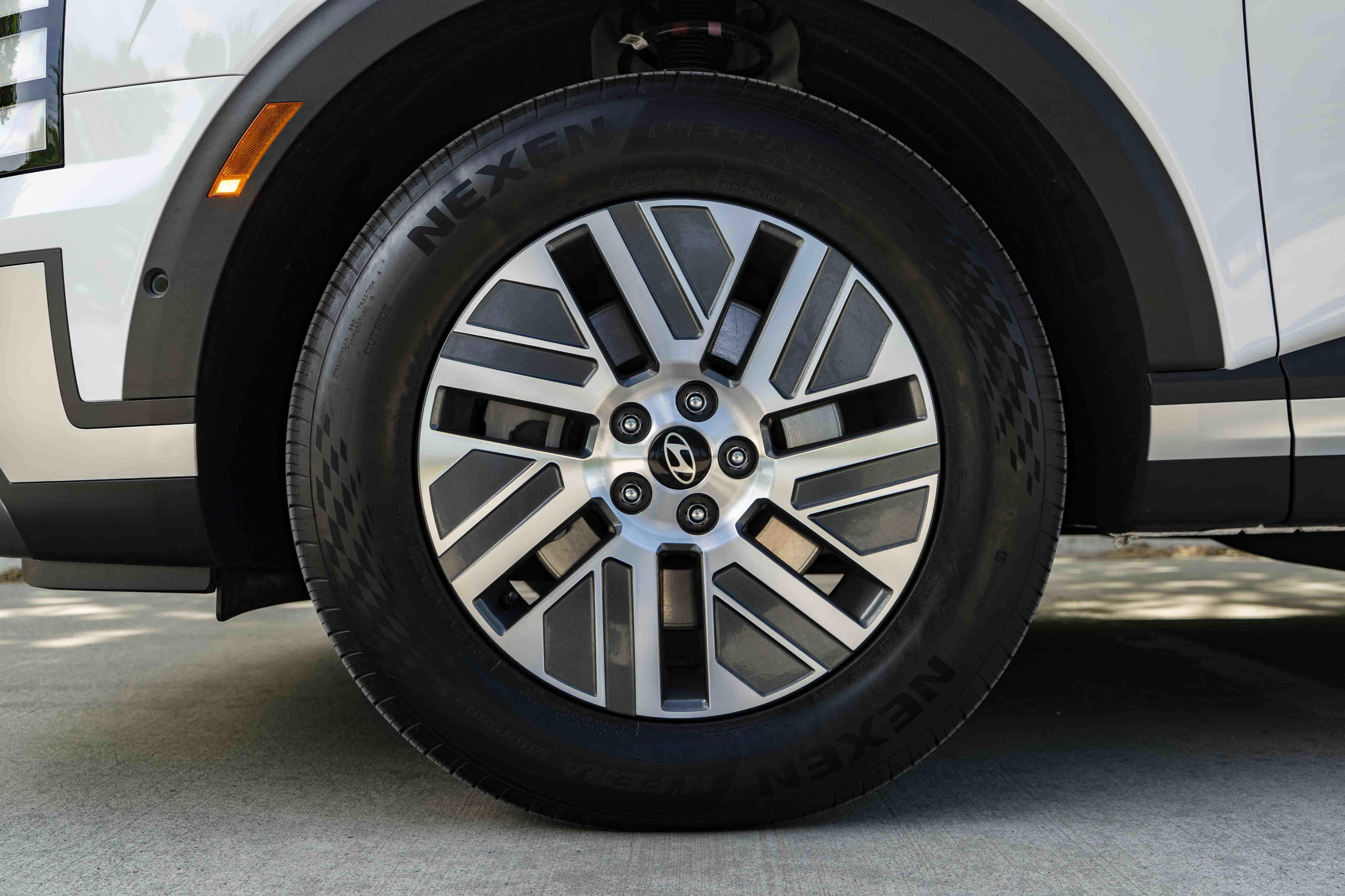 Used 2026 Hyundai Palisade SEL Premium FWD image 14