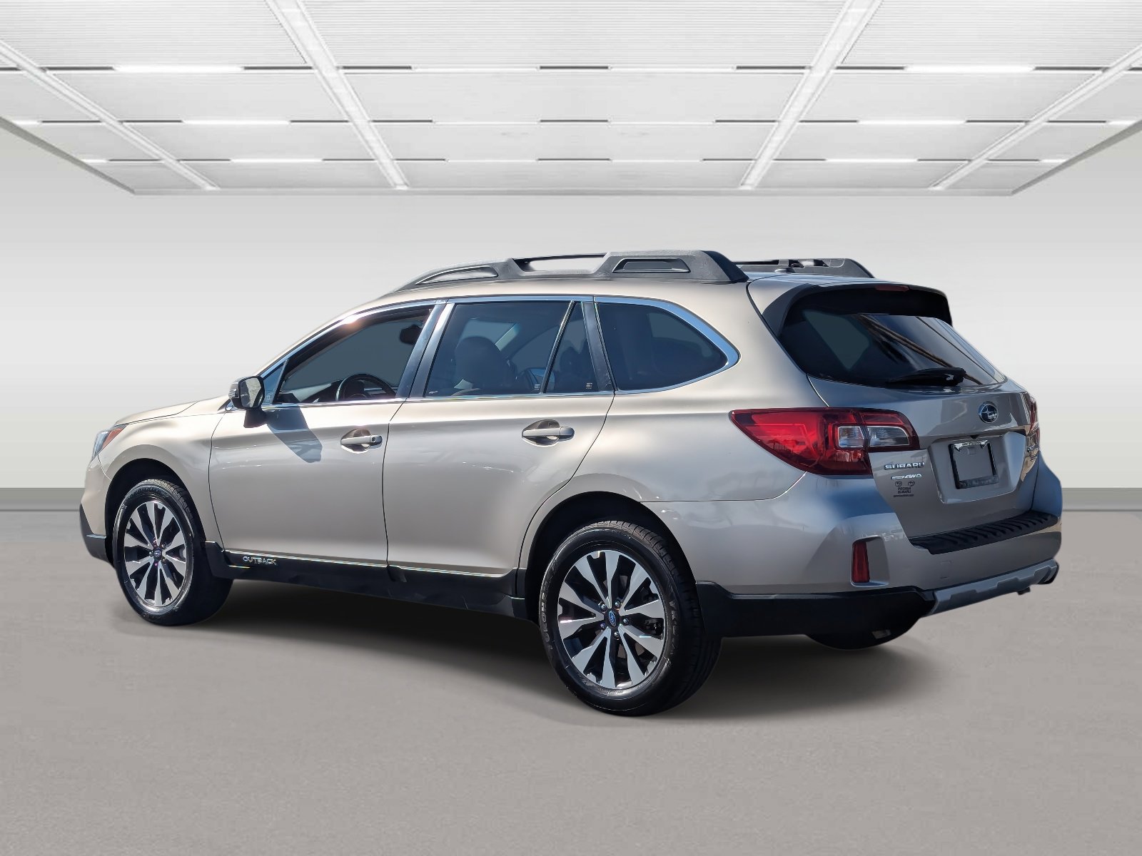 Used 2015 Subaru Outback 3.6R Limited image 3