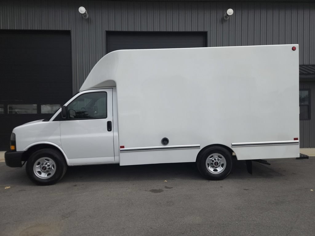 Used 2018 GMC Savana 3500 w/ Driver Convenience Package RWD image 1